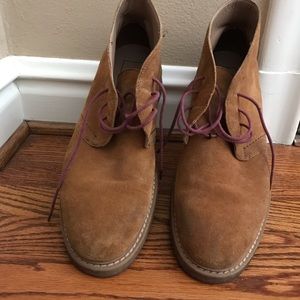 Men’s suede tan boots